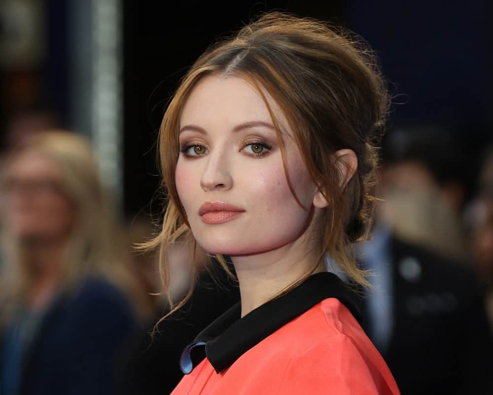Emily Browning S Hairstyles Over The Years