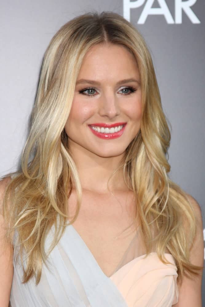 Kristen Bell exhibited a charming aura with her long layered waves at the "The Hangover Part II" Premiere at Grauman's Chinese Theater on May 19, 2011.