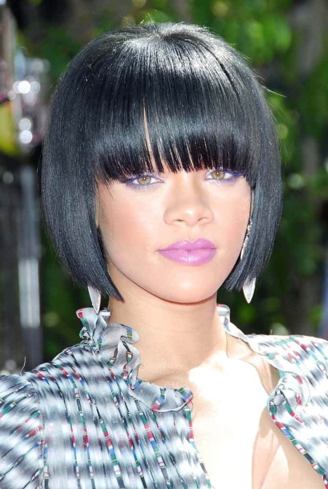 On June 3, 2007, Rihanna went for a Cleopatra look with her short and straight raven hairstyle with blunt bangs at the 2007 MTV Movie Awards held at the Gibson Amphitheatre in Universal City, CA.
