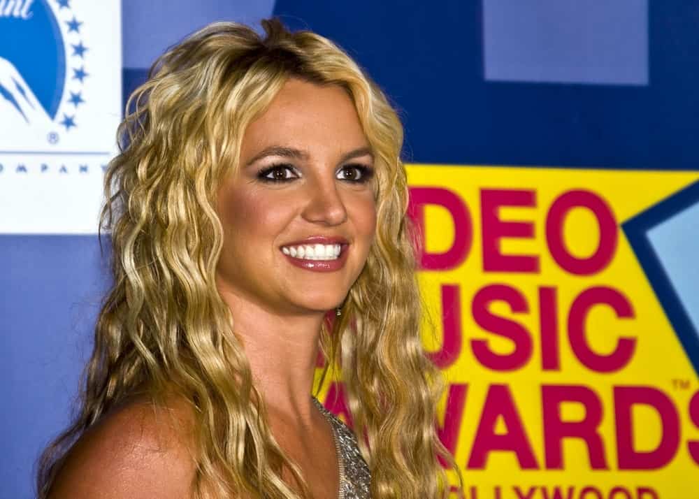 738 Women With Straight Blonde Hair Photos