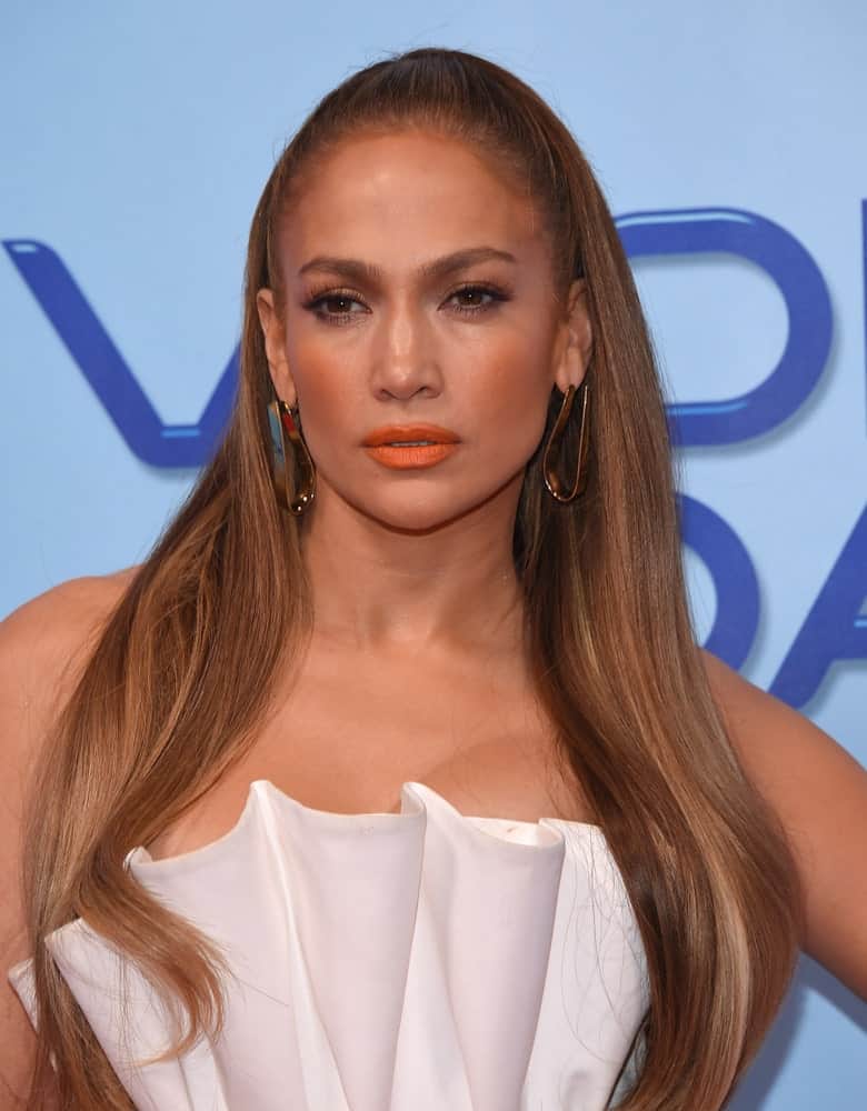 Jennifer Lopez looking all gorgeous with a slicked half updo that she wore at the 'World of Dance' Press Junket last January 30, 2018.