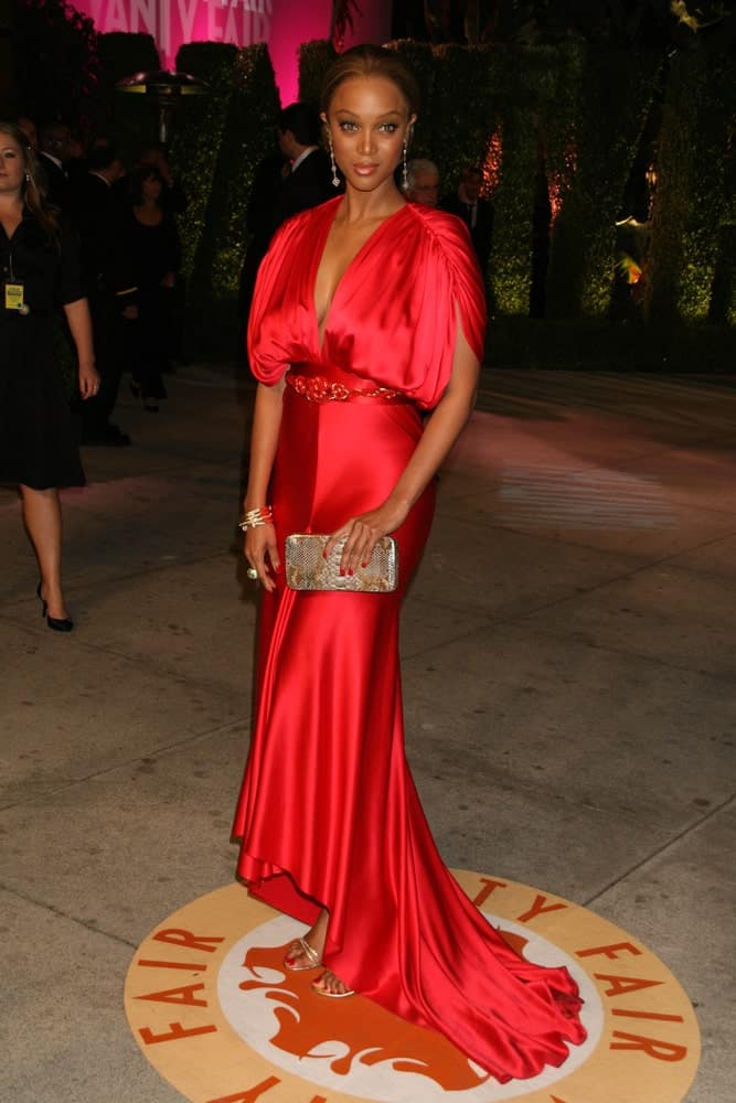 On February 25, 2007, Tyra Banks' lovely red dress was complemented by her classy and neat bun upstyle at the 2007 Vanity Fair Oscar Party held at the Mortons in West Hollywood, CA.