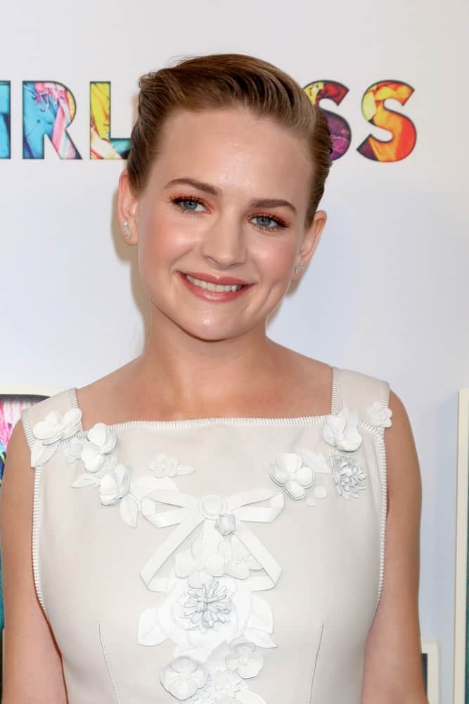 This pompadour ponytail was styled perfectly on this celeb at the "Girlboss" Premiere Screening on April 17, 2017. This pompadour ponytail was styled perfectly on this celeb at the "Girlboss" Premiere Screening on April 17, 2017.