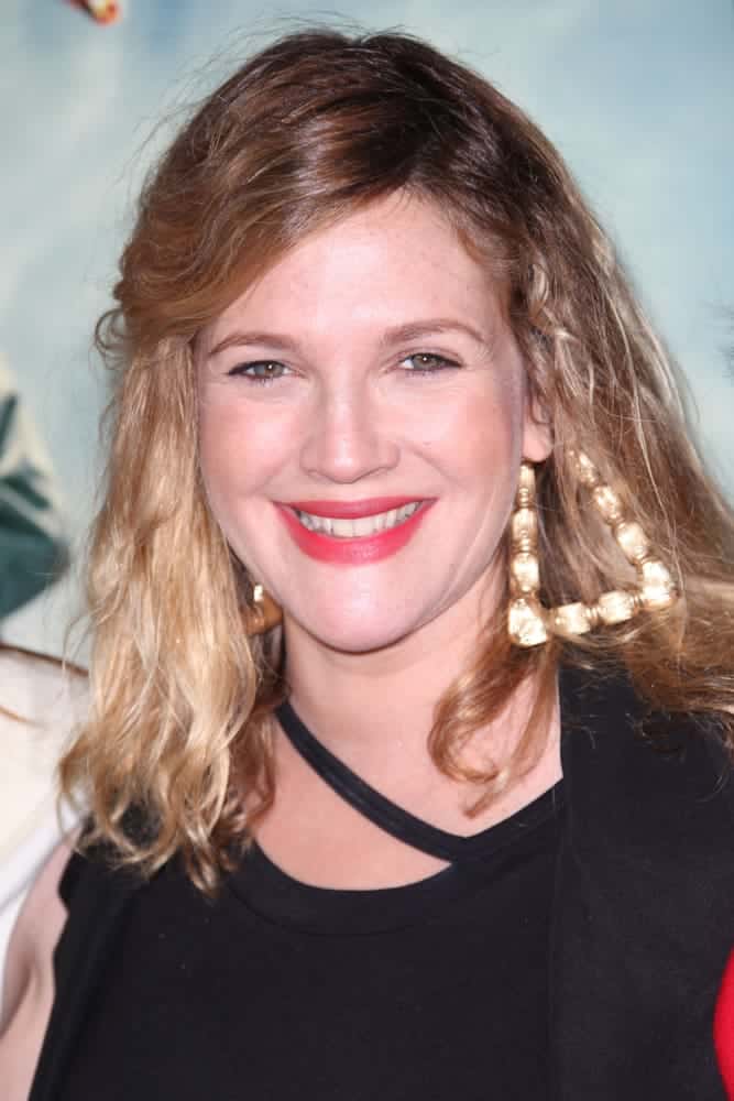 This celeb is rocking a wavy bob with side-swept bangs pinned up on one side during the premiere 'Seeking a Friend for the End of the World' on June 18, 2012. This celeb is rocking a wavy bob with side-swept bangs pinned up on one side during the premiere 'Seeking a Friend for the End of the World' on June 18, 2012.