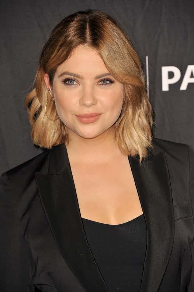Ashley Benson was at the 34th Annual PaleyFest Los Angeles presentation of 'Pretty Little Liars' held at the Dolby Theatre in Hollywood, USA on March 25, 2017. She wore an all-black smart casual attire to pair with her layered blonde bob hairstyle with a slight tousle and waves.