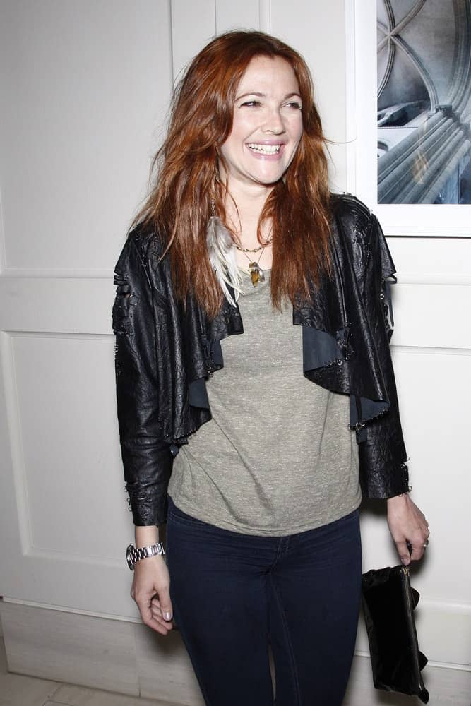 This hollywood star looks very pretty with her auburn tresses in tousled waves at the Kimberly Snyder Book Launch Party For 'The Beauty Detox Solution' on April 13, 2011. This hollywood star looks very pretty with her auburn tresses in tousled waves at the Kimberly Snyder Book Launch Party For 'The Beauty Detox Solution' on April 13, 2011.