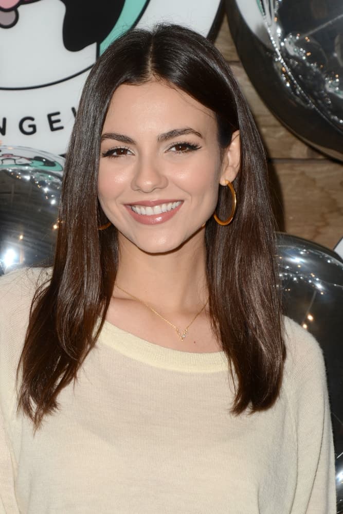 Victoria Justice attended the Love Leo Rescue 2nd Annual Cocktails for A Cause at the Rolling Greens on November 6, 2019 in Los Angeles, CA. She came in a beige casual outfit that she paired with her straight and layered brunette medium-length hairstyle.