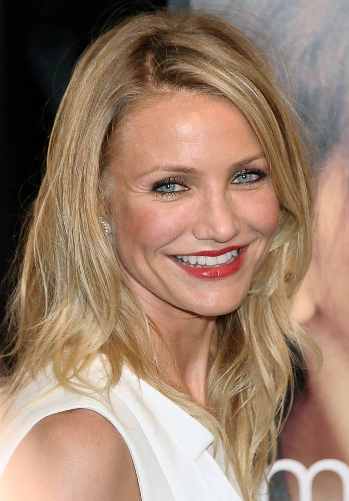 Cameron Diaz was at "My Sister's Keeper" Premiere at the AMC Loews Lincoln Square 13 Theatre in New York last June 24, 2009. Her sandy blond hair was and carefree with a slight tousle.