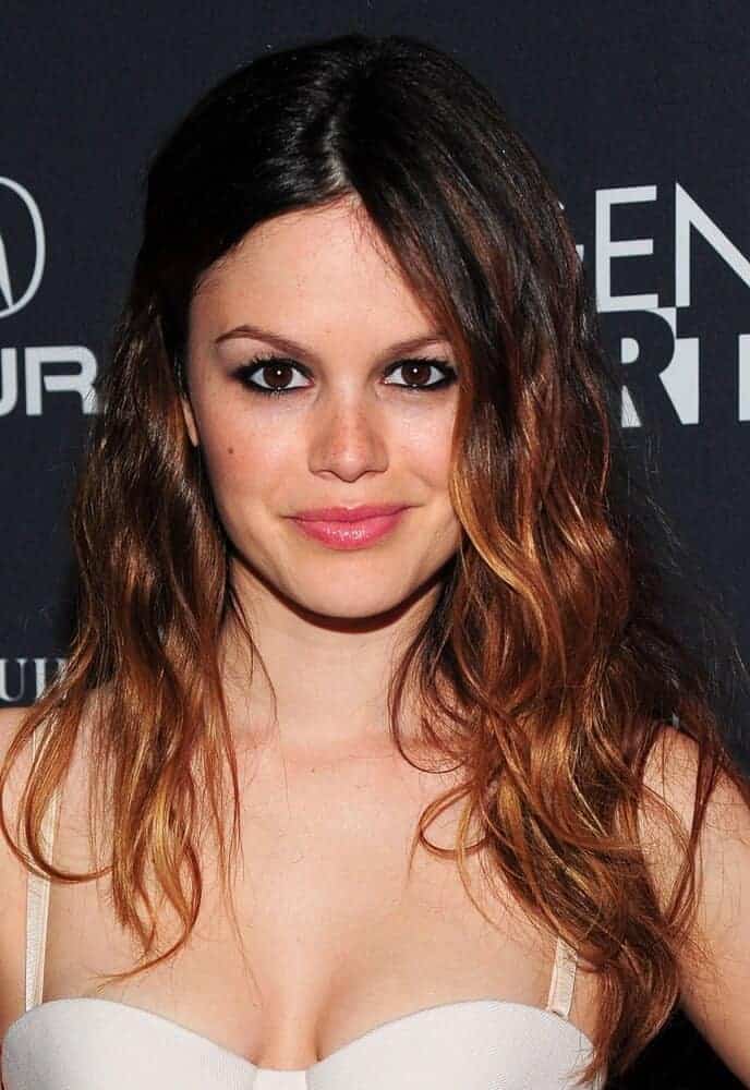 Last April 8, 2010, Rachel Bilson attended the Waiting for Forever Gen Art Film Festival Premiere in her typical messy hair with one side pinned for style.