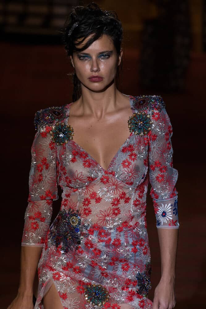 The Brazilian model fire up the runway with her rugged, wet-look hairstyle during the Marc Jacobs Runway Spring 2016 New York Fashion Week held last September 17, 2015.