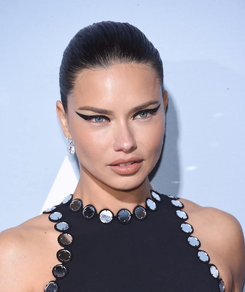 Adriana Lima was wearing her beautiful dress confidently. Her slicked-back hair and black eye make-up makes her eyes stand out for the UCLA Hollywood for Science Gala on February 21, 2019 in Los Angeles.
