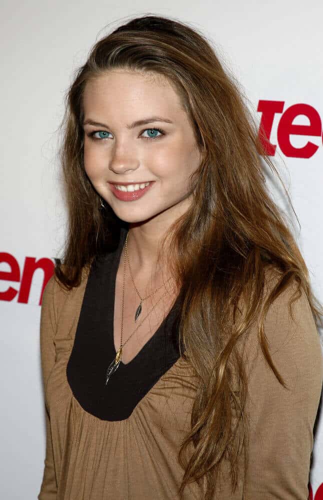 Daveigh Chases's semi-wavy hair.