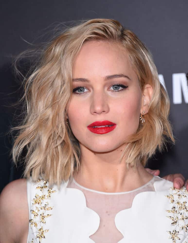 Jennifer Lawrence in a messy bob.
