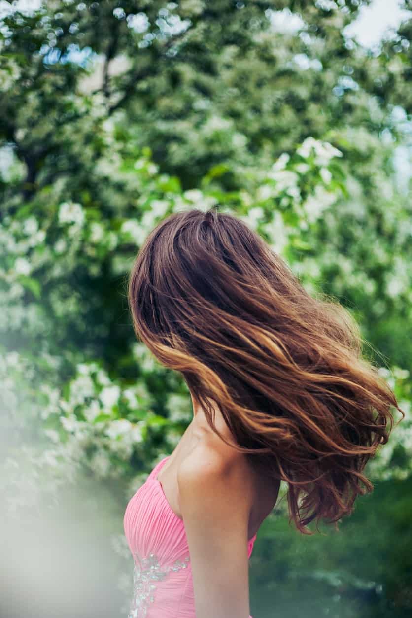 If you want to go for a rich, dark tone, try a caramel brown balayage. This balayage has tones of mahogany red, caramel and honey blond and works wonders for people with all sorts of complexion.