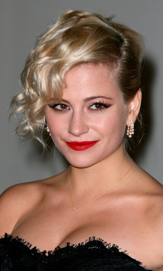 https://www.flickr.com/photos/75786132@N03/6955390503/ Did you know that you can get the coolest pixie cut if you have tight kinky curls? Just check out this young woman rocking the look.