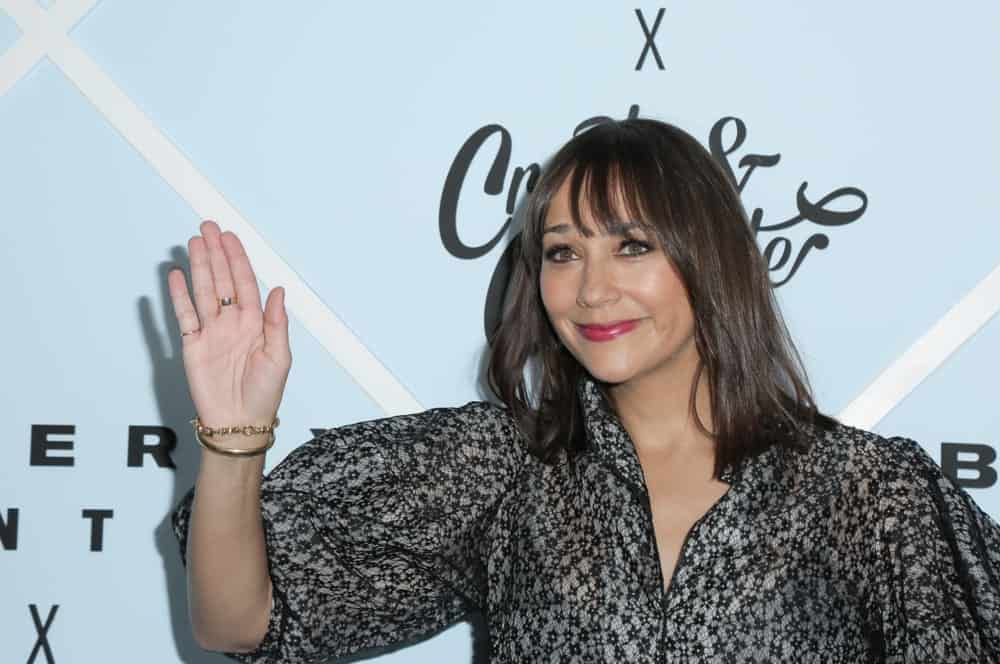 Thin down your fringe to get airy- separated bangs like Rashida Jones. You can ask your stylist to keep them a little shorter, if you like, but having longer eye-skimming bangs means that you can play with them. Sweep them to the side if you like or pin them up if you think they are being pesky.