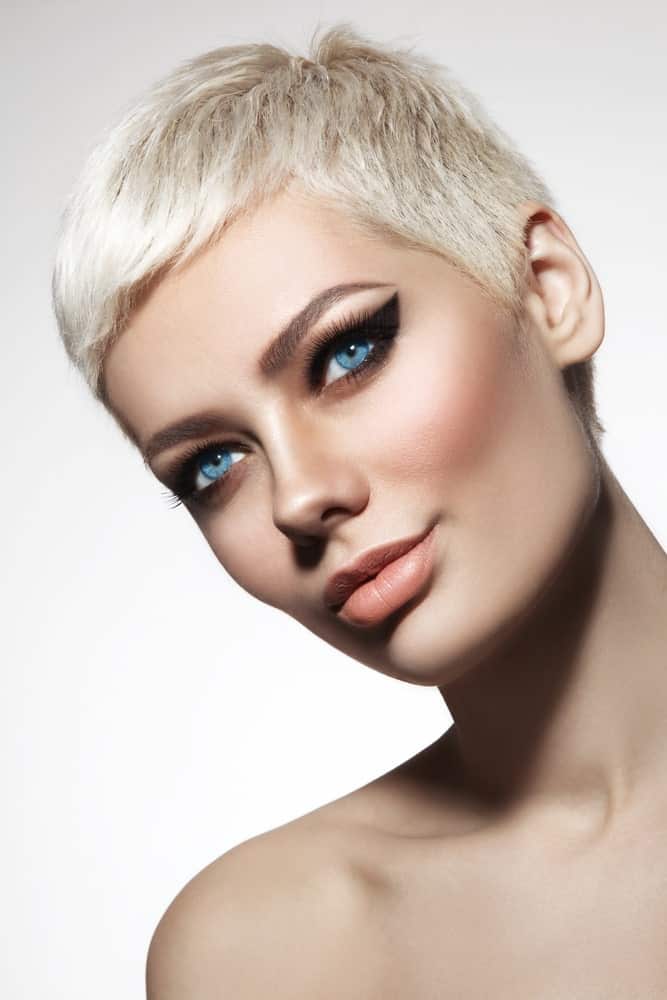 Mia Farrow earned a lot of shocked gasps when she chopped off her blond hair during the shooting of “Rosemary’s Baby.” However, her liberating hairstyle, portrayed by the young woman above, is now considered an iconic fashion statement.