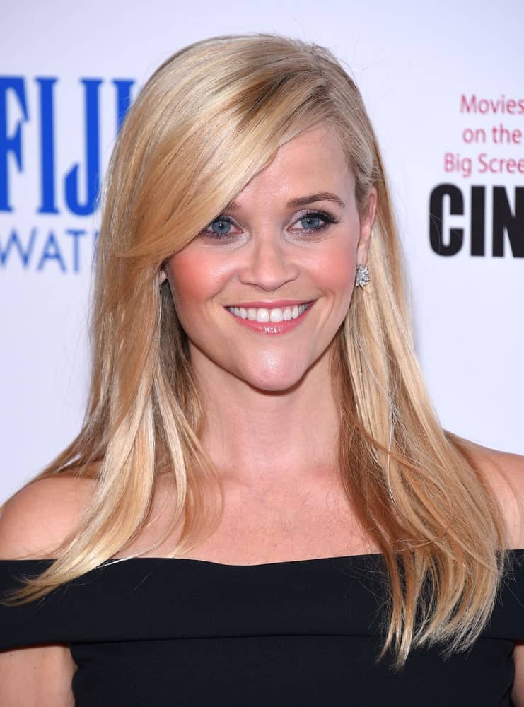 723 Women With Straight Blonde Hair Photos
