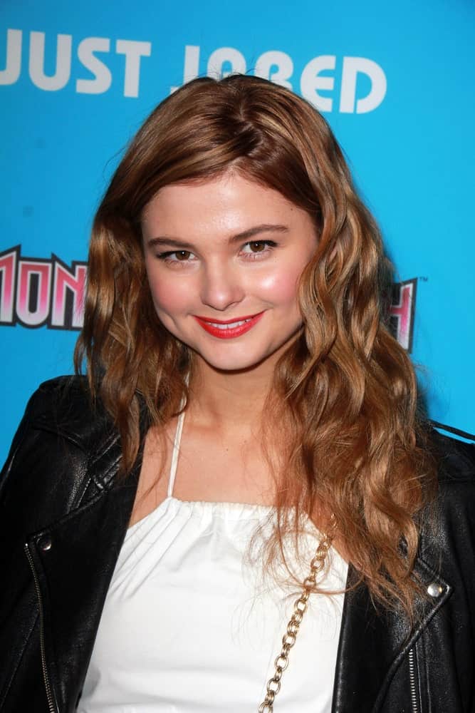 Stefanie Scott smiling