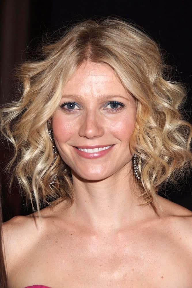 Gwyneth Paltrow styled her short blonde locks with sleek, defined curls at the INSIDE-The Breast Cancer Research Foundation Annual Spring Gala Benefit The Hottest Pink Party Ever on April 8, 2008.